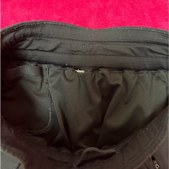 Hotty hot LR shorts 2.5” sz2 - Picture 4 of 6